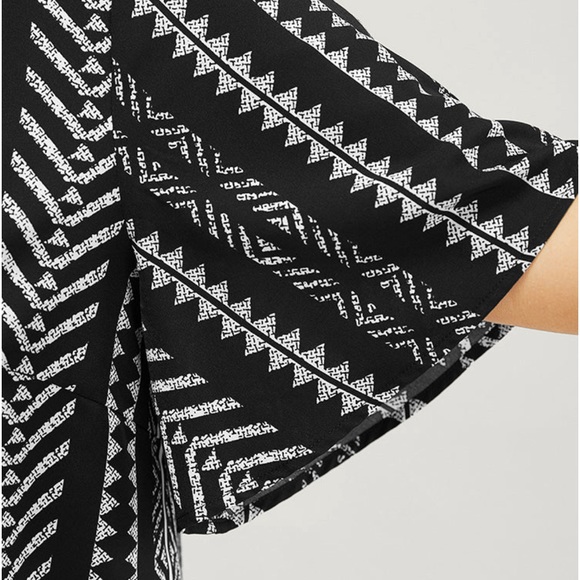 BloomChic Black & White Geometric Print Ruffle Sleeve Button Detail Top Size 12 - Picture 4 of 9
